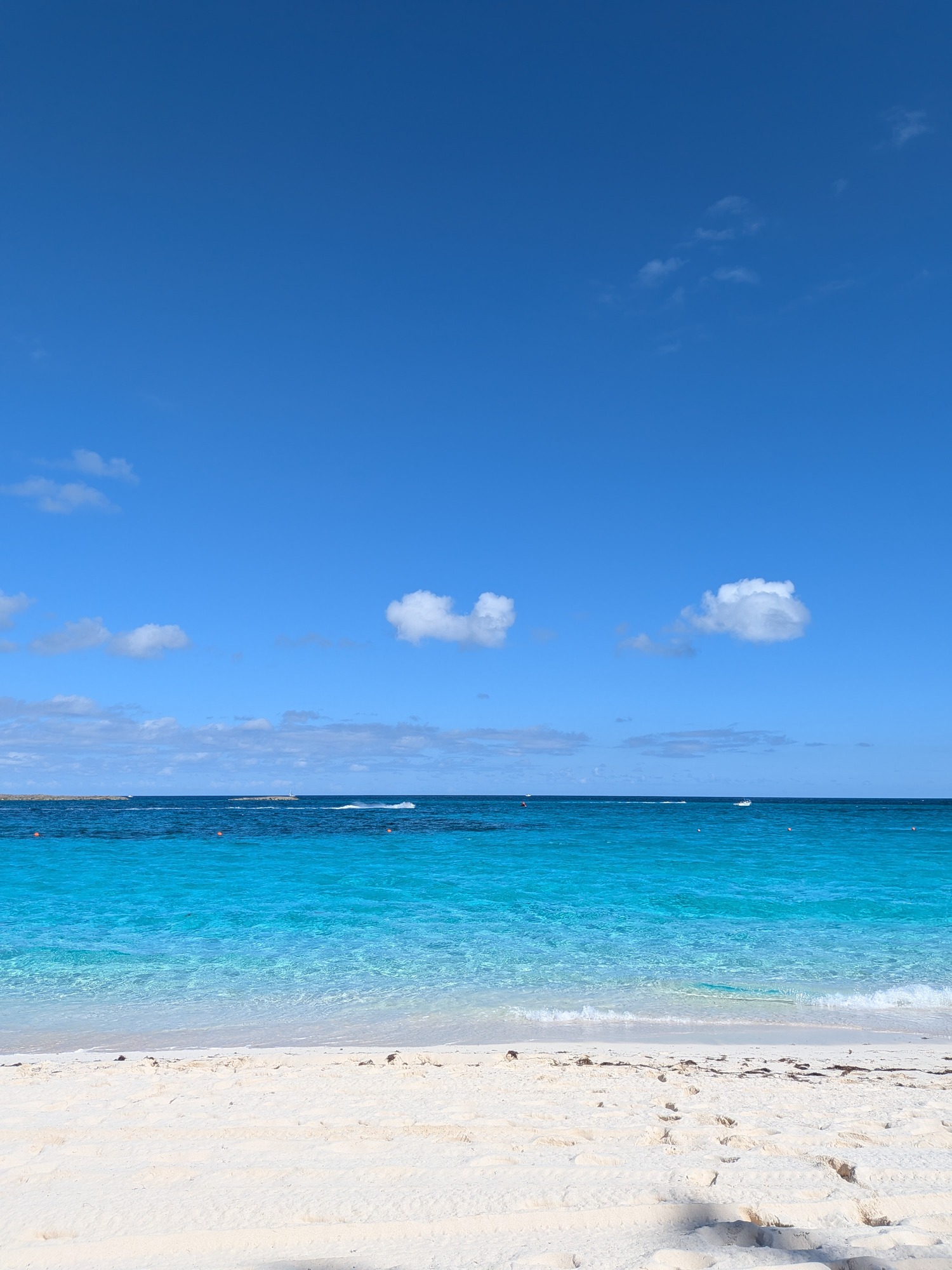 Crystal blue water in Nassau, Bahamas